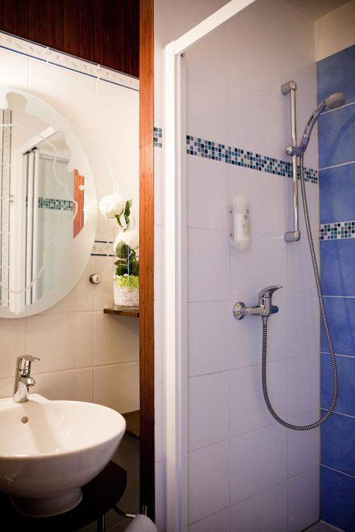Hotel Abat Jour Нант Номер фото